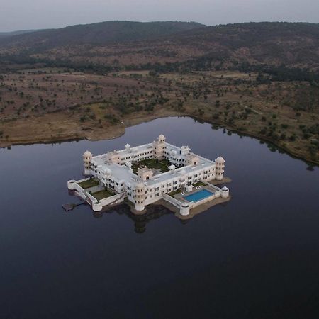 Juesta Lake Nahargarh Palace, Chittorgarh Pārsoli Buitenkant foto