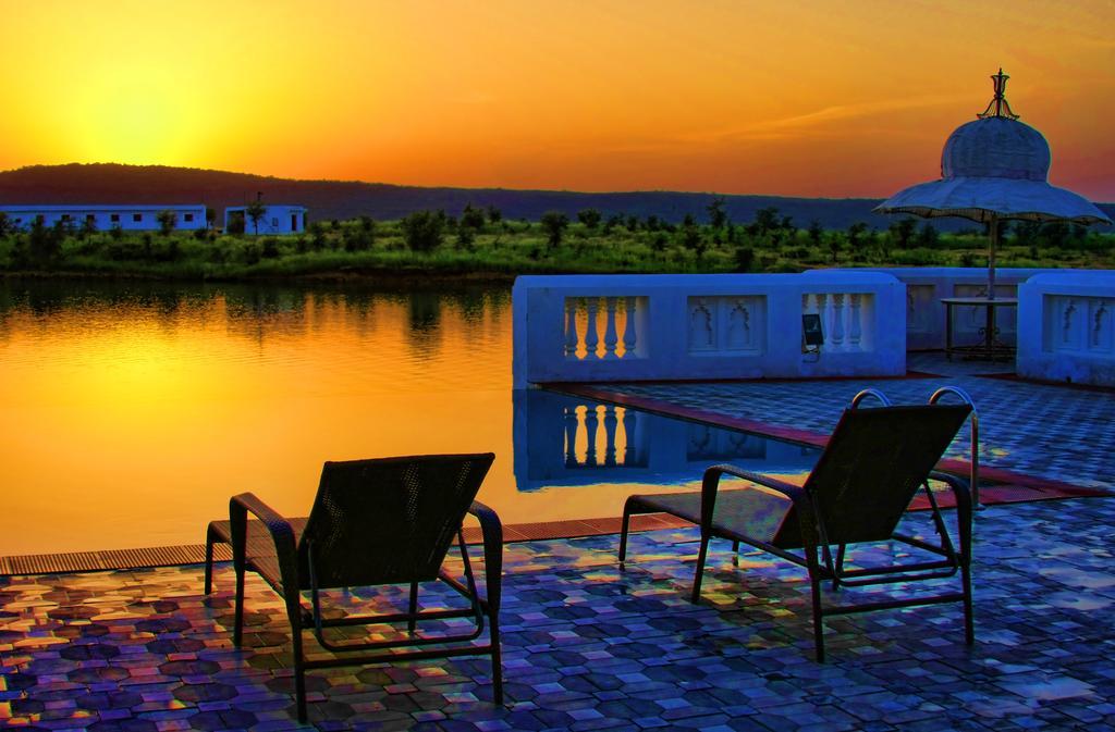 Juesta Lake Nahargarh Palace, Chittorgarh Pārsoli Buitenkant foto