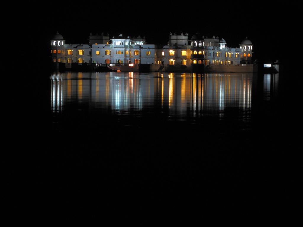 Juesta Lake Nahargarh Palace, Chittorgarh Pārsoli Buitenkant foto